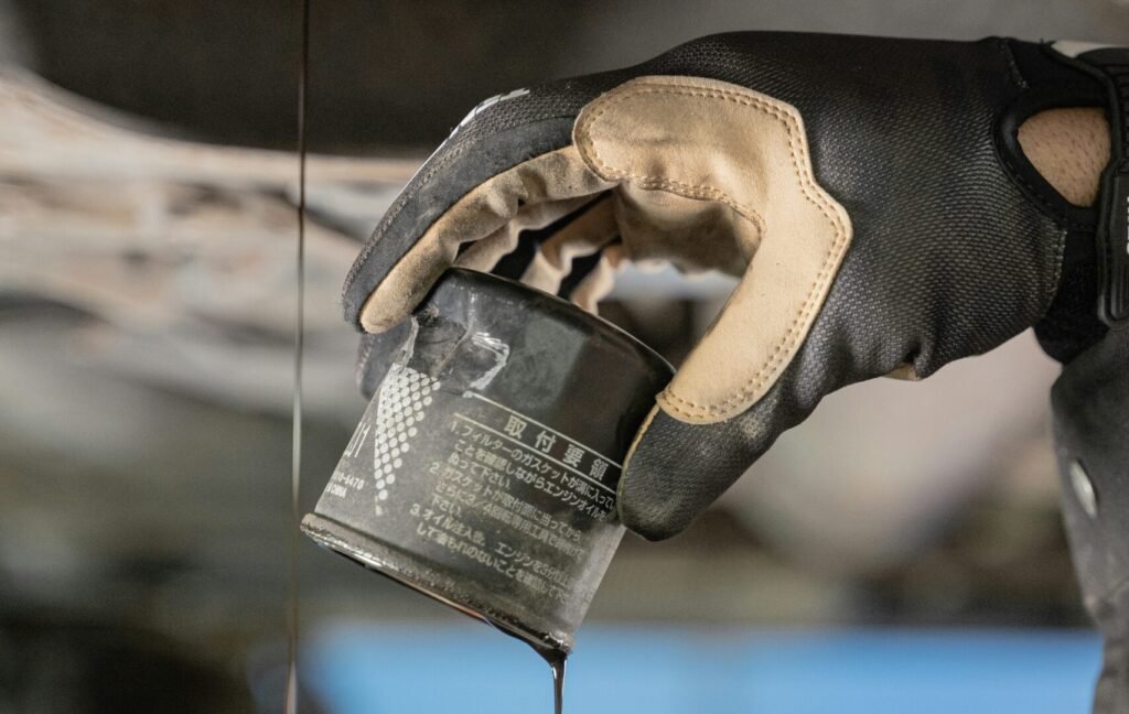 Miksi kannattaa vaihtaa öljyt ja suodattimet säännöllisin välein?