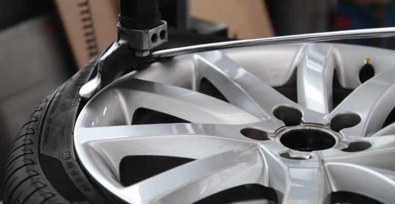 Kesärenkaiden Vaihto: Säästä Autosi ja Itsesi